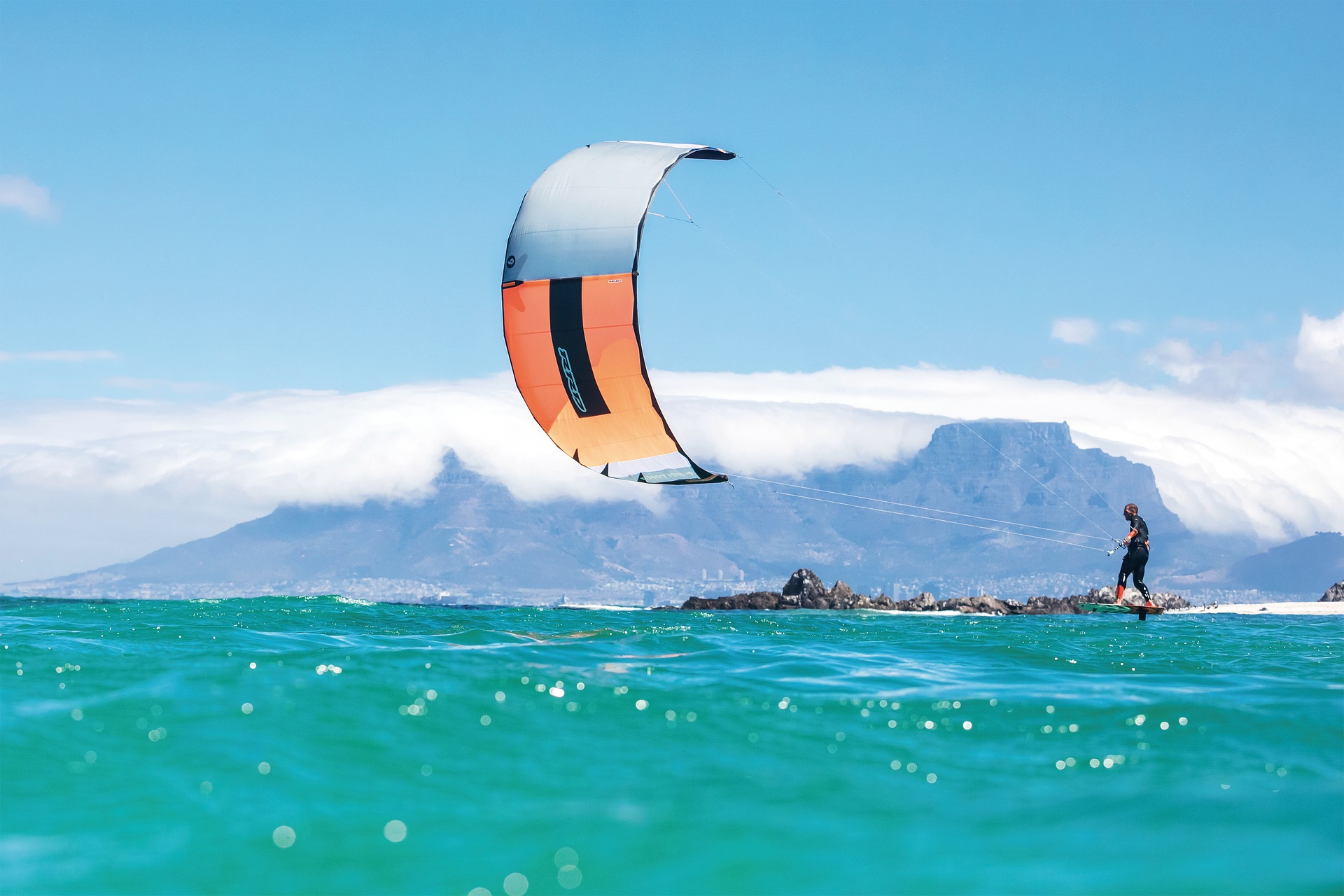 Kitesafari – nauka kitesurfingu i luksusowy wypoczynek w jednym